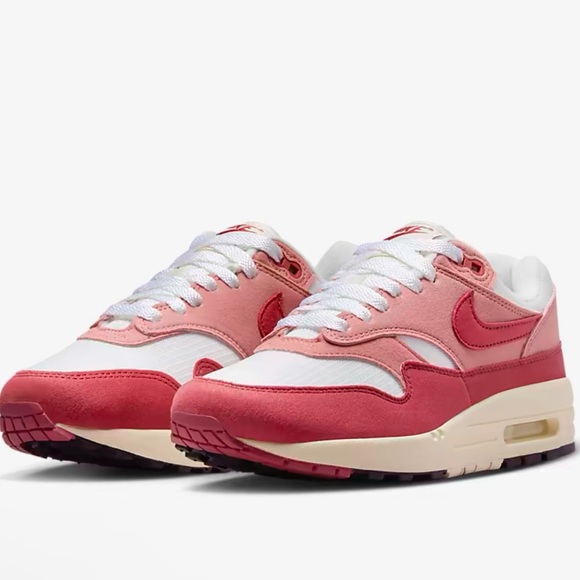 Nike WMNS Air Max 1 Sail/Red Stardust/Coconut
Milk/Cedar
Shoes
Style DZ2628-103 - Picture 16 of 16